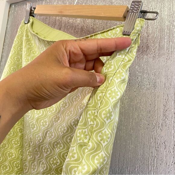 NWOT Hollister Floral Mini Skirt - Picture 2 of 4